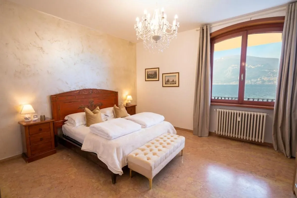 Villa Esmeralda Beths House ブレンゾーネ