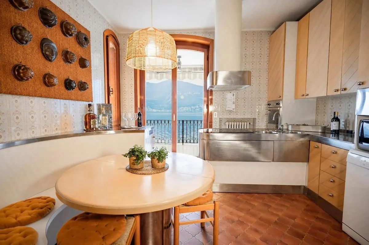 Villa Esmeralda Beths House ブレンゾーネ