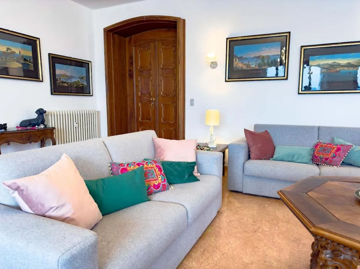 Villa Esmeralda Beths House ブレンゾーネ イタリア
