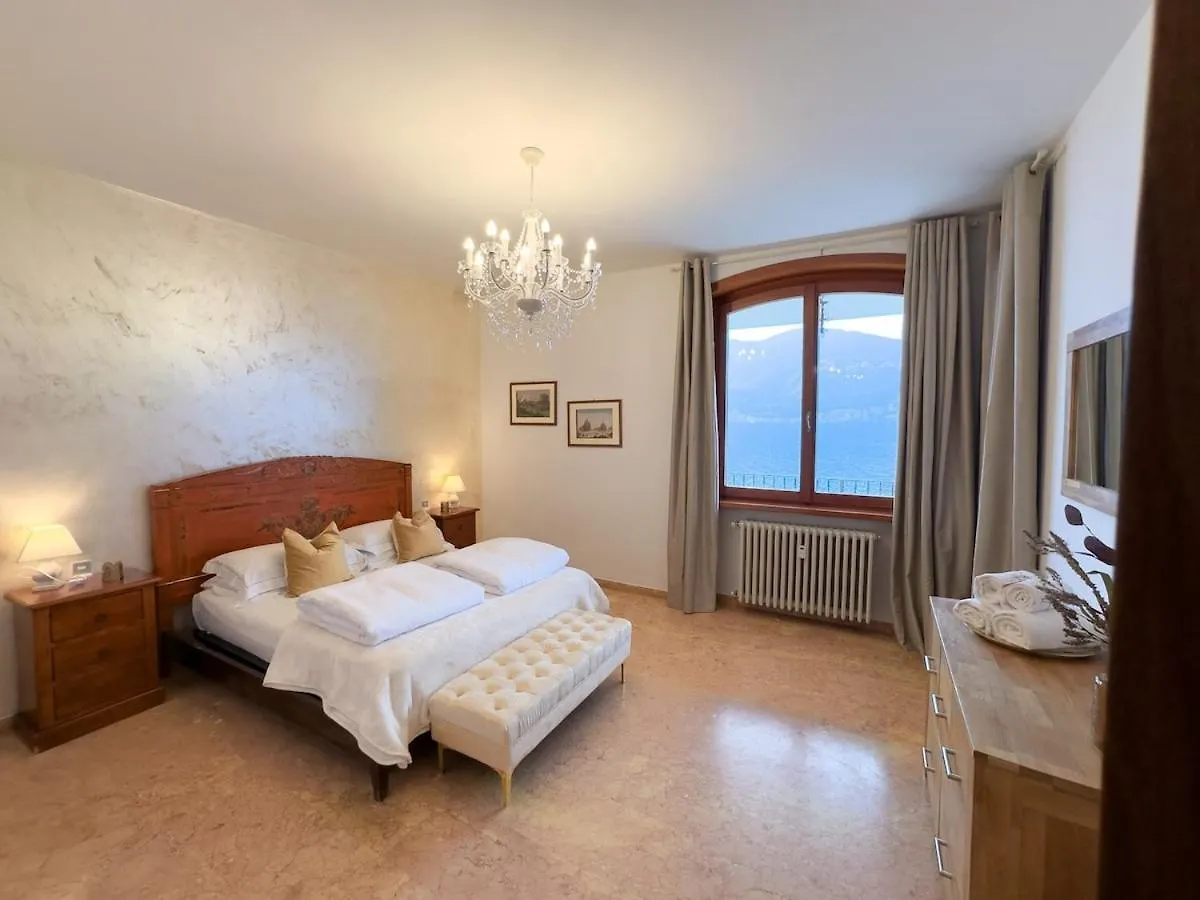 Villa Esmeralda Beths House ブレンゾーネ イタリア