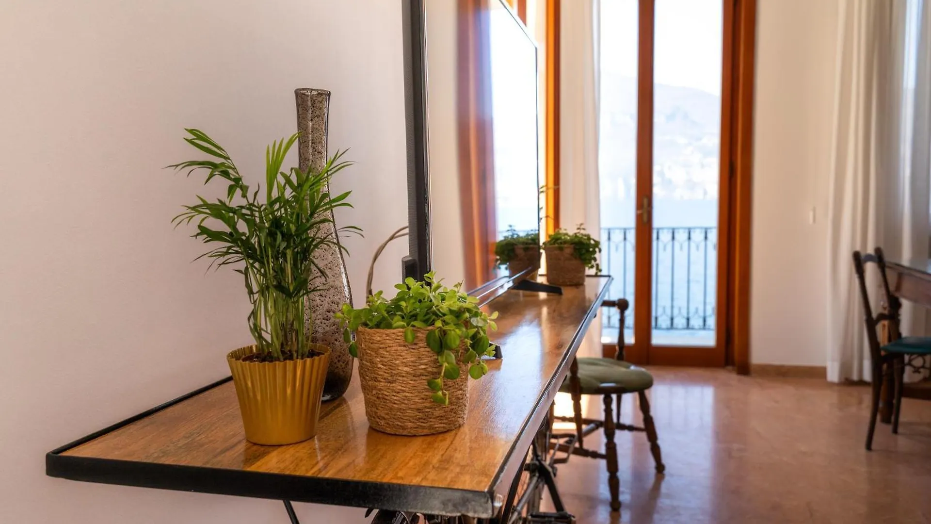 Villa Esmeralda Beths House ブレンゾーネ