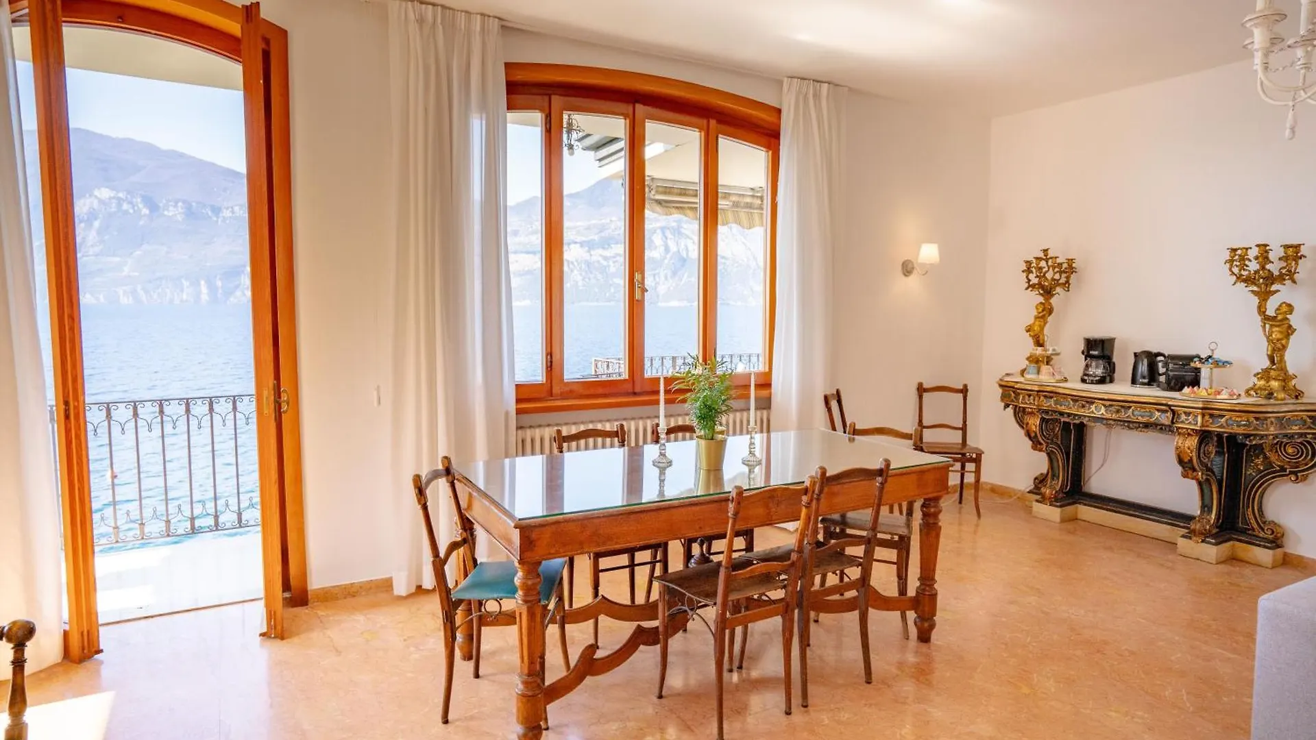 Villa Esmeralda Beths House ブレンゾーネ
