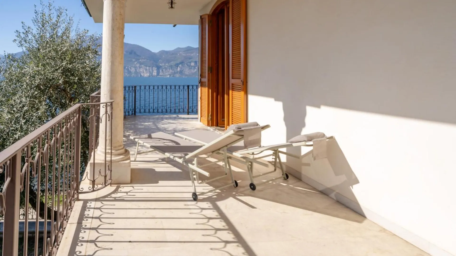 Villa Esmeralda Beths House ブレンゾーネ