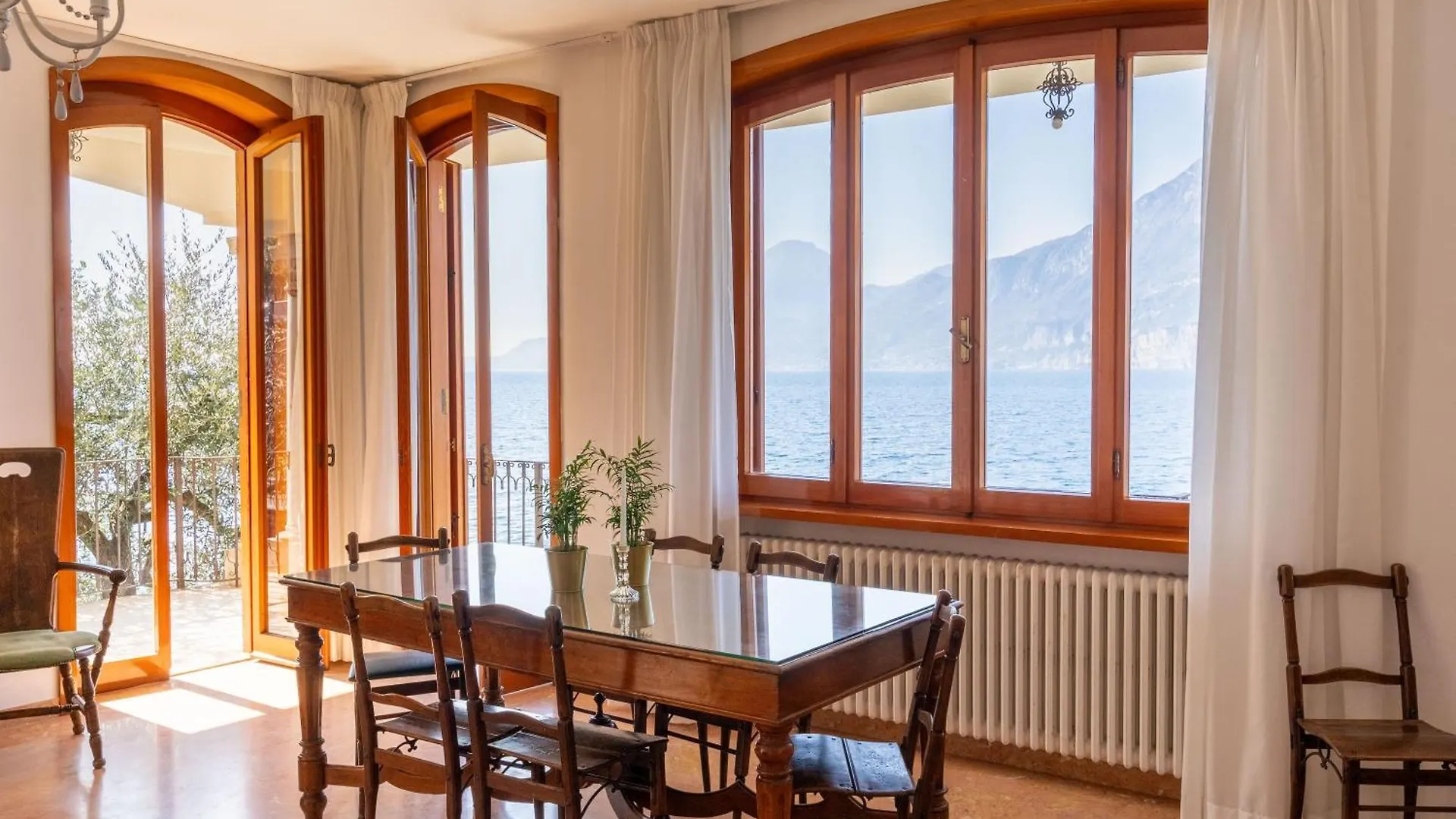 Villa Esmeralda Beths House ブレンゾーネ 0*,  イタリア